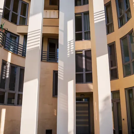 Le Colonne Oda ve Kahvaltı 3*