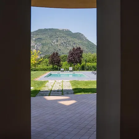 Le Colonne Oda ve Kahvaltı 3*